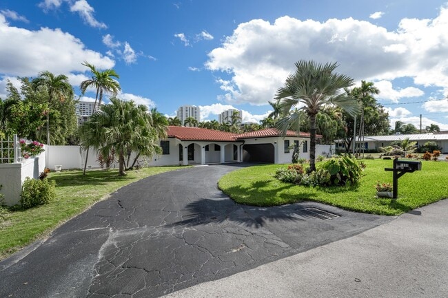 Building Photo - 1330 W Terra Mar Dr