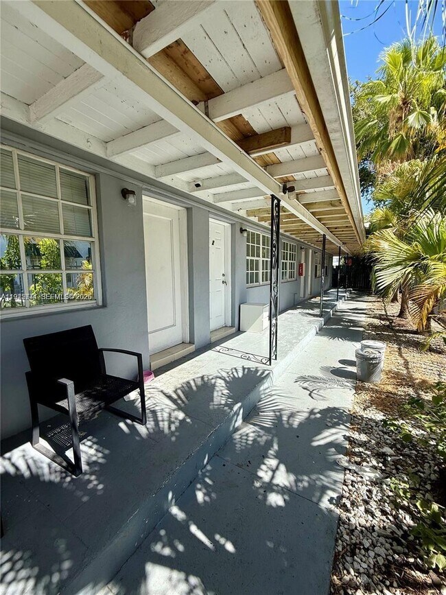 Building Photo - 551 NE 61st St