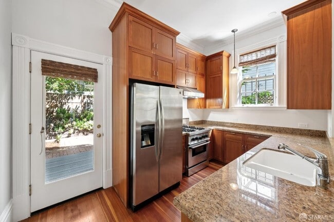 Building Photo - 2250 Webster St