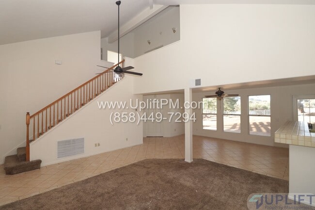 Building Photo - 4 Bedroom 2.5 Bath in San Diego Country Es...