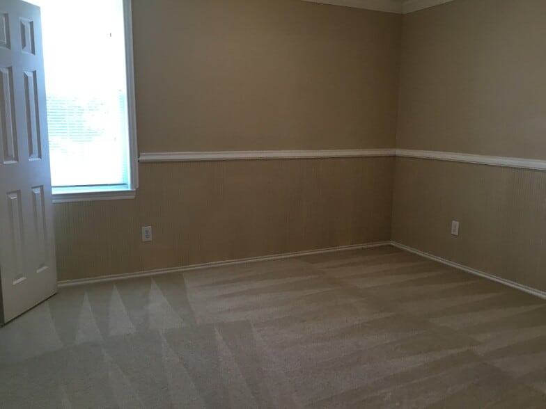 Building Photo - 13149 Cowper Dr