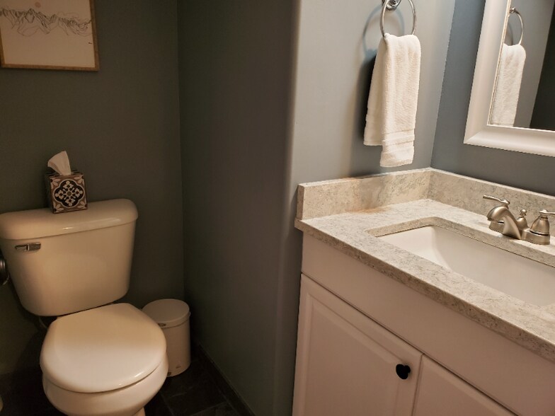 Building Photo - 419 S 3rd St W