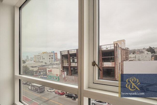 Building Photo - 45 Bartlett St