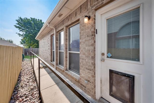 Building Photo - 5832 Center Ridge Dr