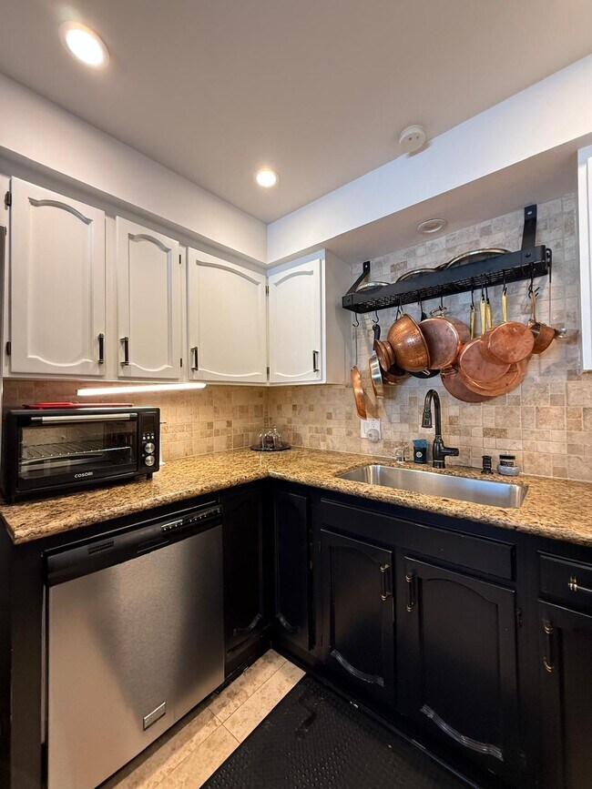 Building Photo - 39 Porto Bello Dr