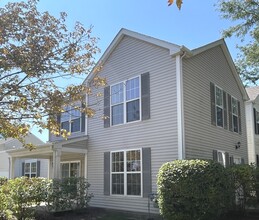 Building Photo - 1069 Symphony Dr