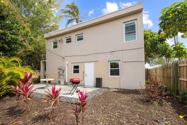 Building Photo - 5411 N Flagler Dr