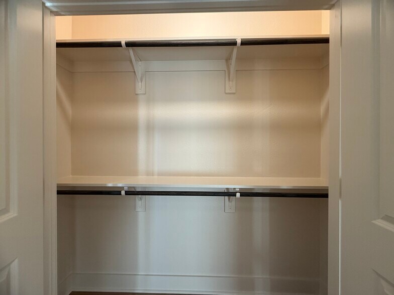 Building Photo - 207 Railroad Ave