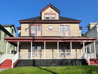Building Photo - 305 S Beech St