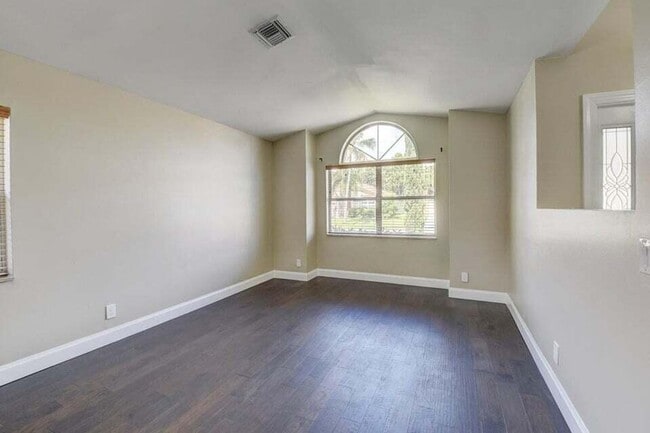 Building Photo - 8561 Tourmaline Blvd