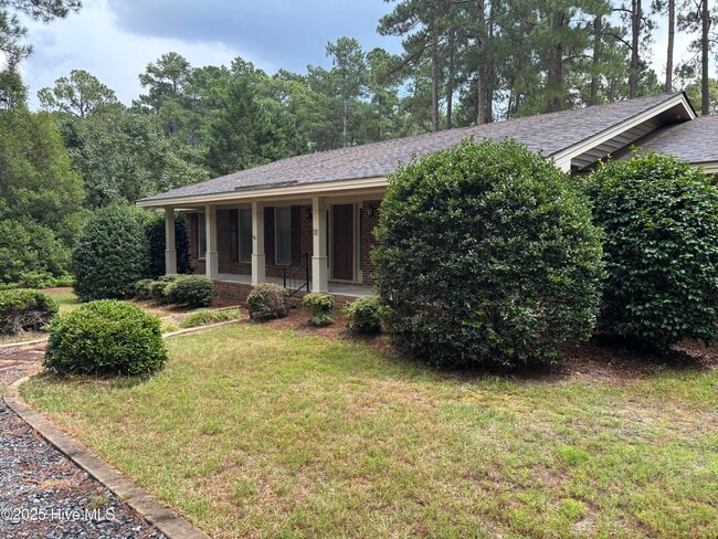 Building Photo - 21 Bobolink Rd
