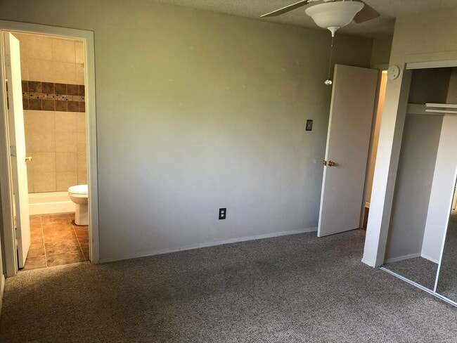 Building Photo - Charming 3 Bed 2 Bath!