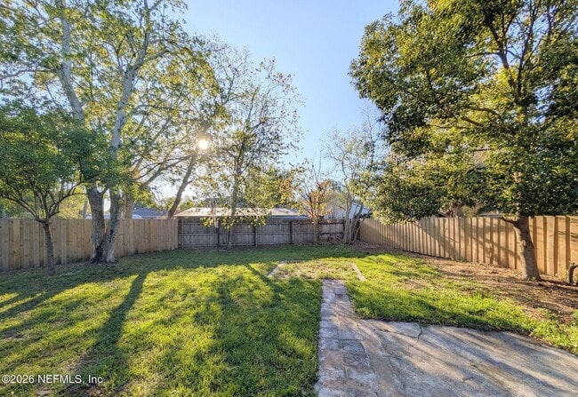 Building Photo - 10959 Steeding Horse Dr