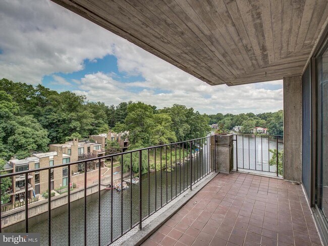 Building Photo - 11400 Washington Plaza W