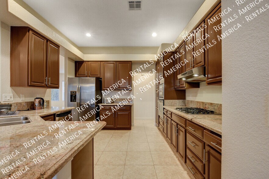 Building Photo - 8960 Echo Ridge Dr