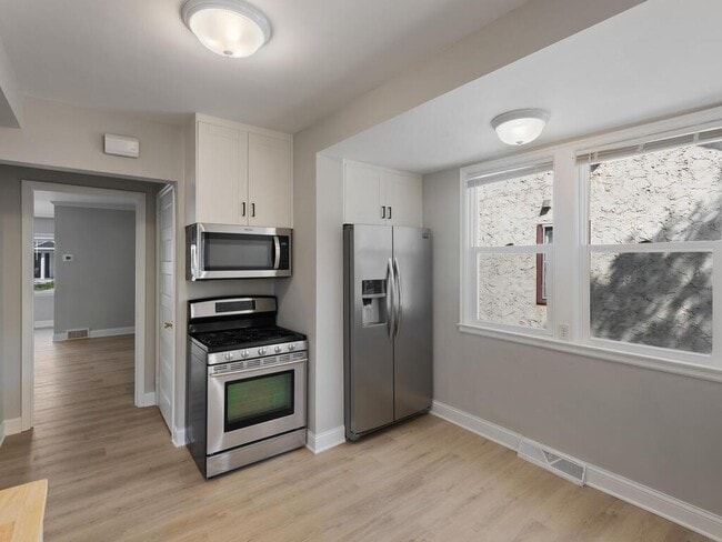Kitchen - 3237 Hennepin Ave