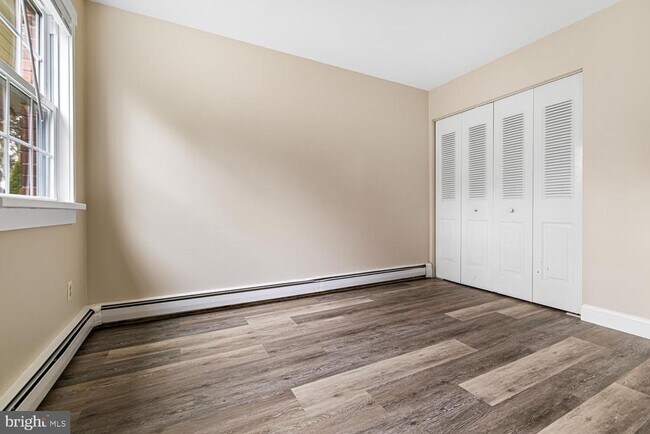 Building Photo - 429 Edgemont Ave