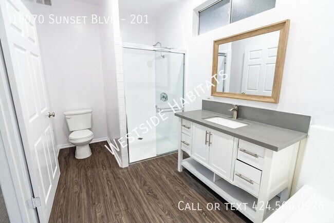 Building Photo - 16070 W Sunset Blvd