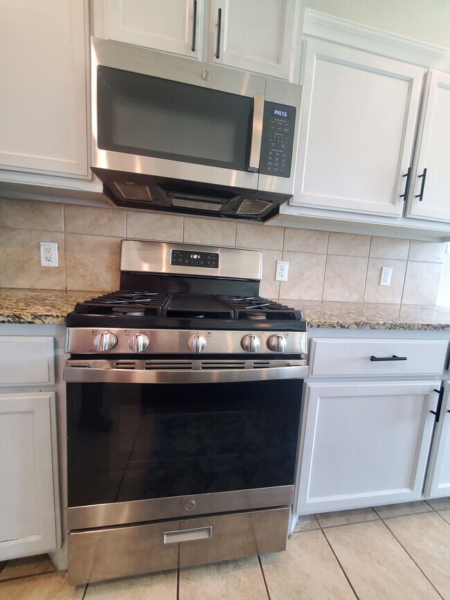 Building Photo - 248 Crowfoot Dr