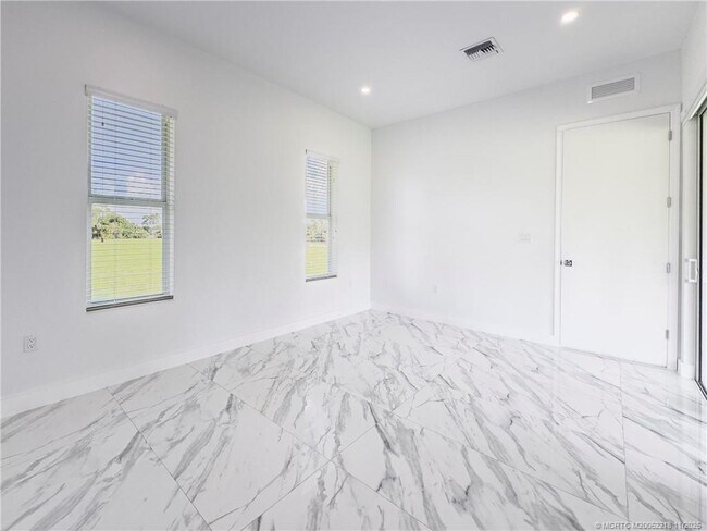 Building Photo - 149 Southeast Cor. Arno