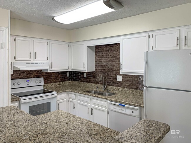 Building Photo - 5608 Cottage Hill Rd