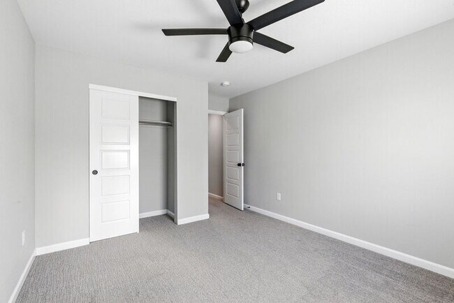 Building Photo - 9191 Rio Lado St