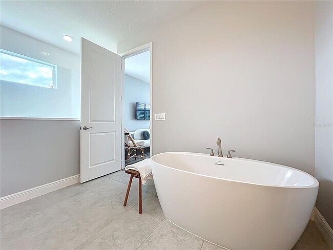 Building Photo - 10224 South Bay Lake Rd