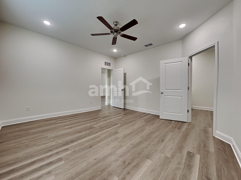 Building Photo - 11596 Bay Hl Cir