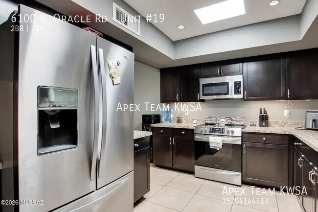 Building Photo - 6100 N Oracle Rd