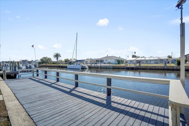 Building Photo - 115 Leland St SE