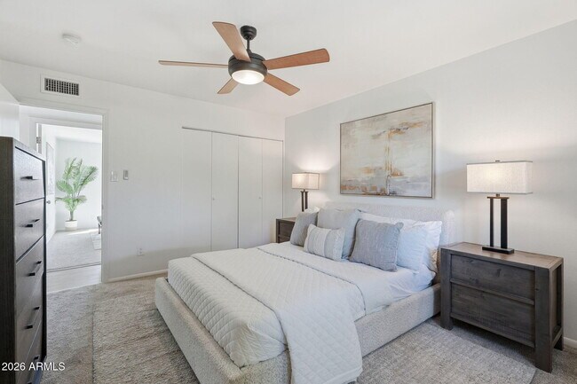 Building Photo - 2644 S Butte Ave