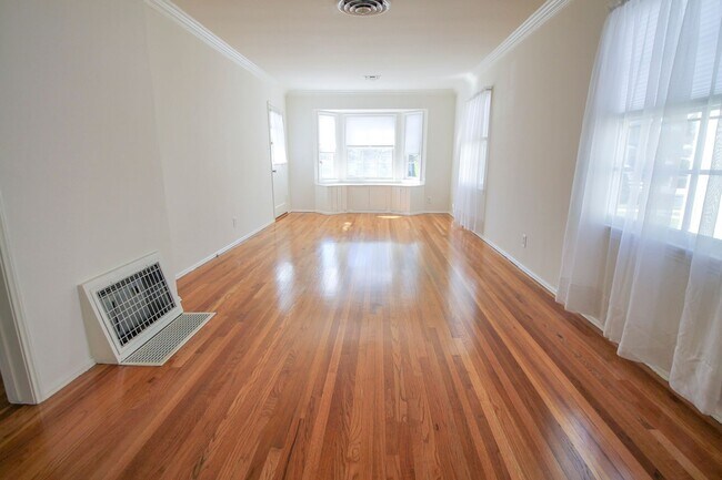 Building Photo - Remodeled 3-Bed Charmer Steps from Ventura Blvd