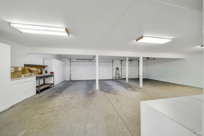 Building Photo - 1041 Las Amigas Rd