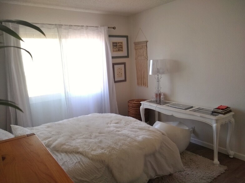 Bedroom 3 (note, comes unfurnished) - 1924 Park Grove Ave
