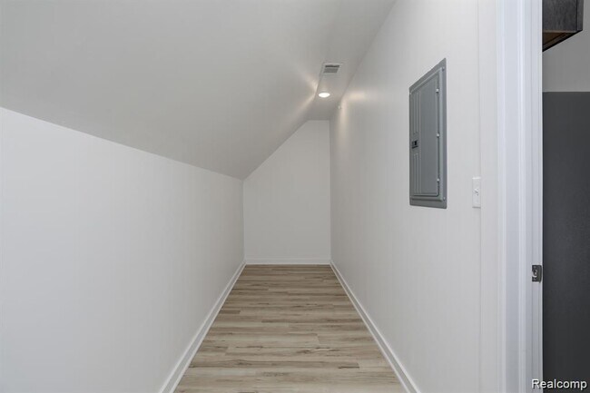 Building Photo - 799 E Grand Blvd