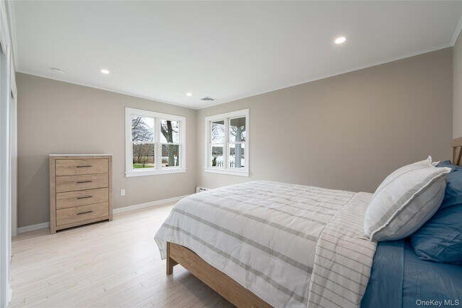 Building Photo - 1225 Westview Dr