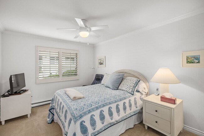 Building Photo - Luxurious 2 Bedroom, 2 Bathroom Condo for Rent