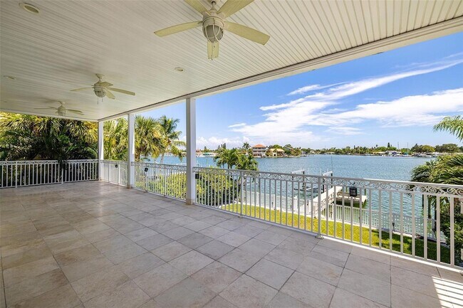 Building Photo - 821 Bay Point Dr