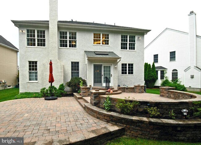 Building Photo - 43 Lockwood Dr