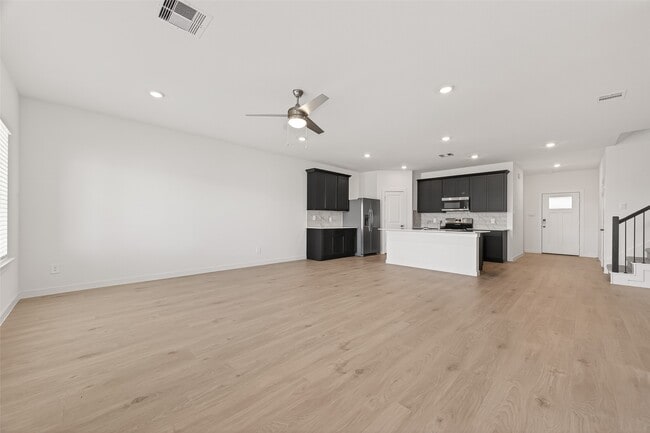 Building Photo - 4323 Camden Lakes St