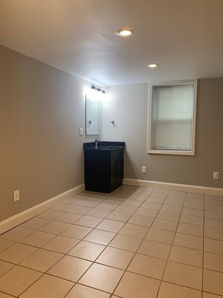 Building Photo - 4703 Sunset Ave