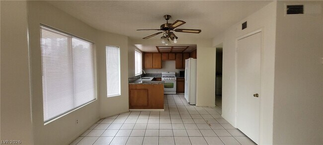 Building Photo - 2813 Cacto Ct
