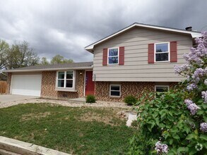 Building Photo - 4 Bedroom home in Loveland