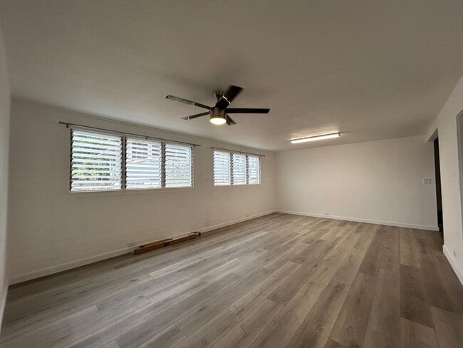 Building Photo - 2601