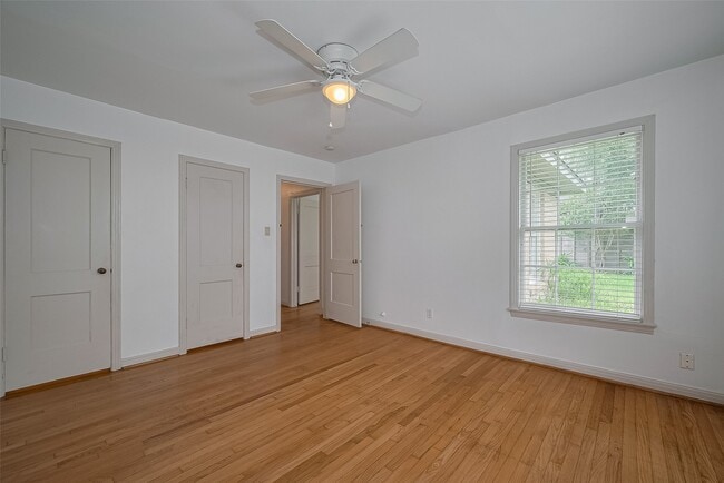 Building Photo - 3610 Glen Haven Blvd