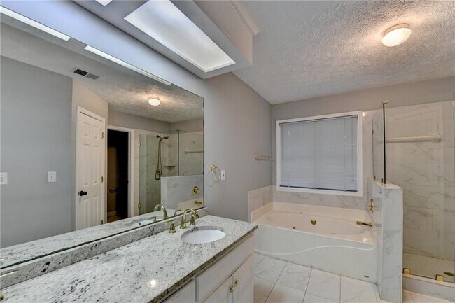 Building Photo - 235 Ruby Forest Pkwy