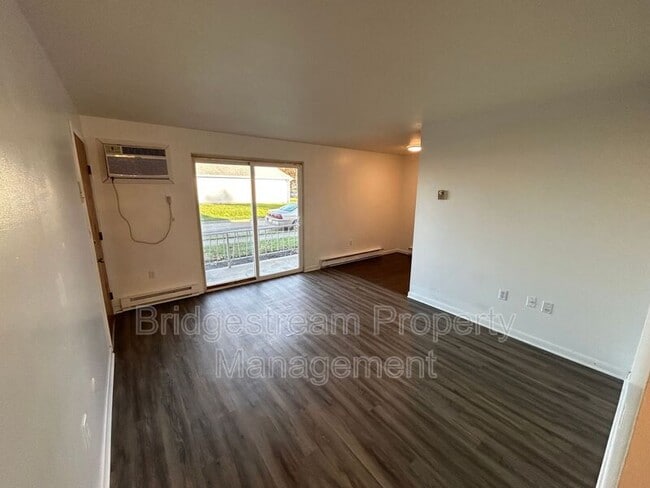 Building Photo - 411 Baltimore St