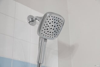 Building Photo - 700 Tamarack Dr