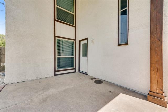Building Photo - 219 W Rochelle Rd