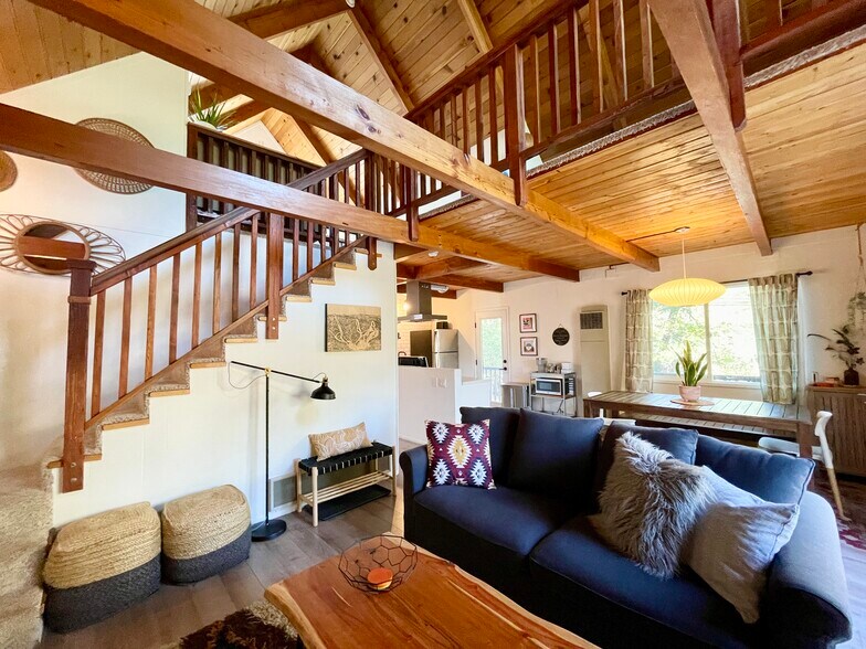 Building Photo - 1010 Fenway Dr